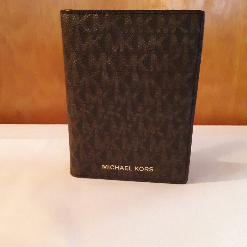 Michael Kors Card ID Holder & Free Gifts